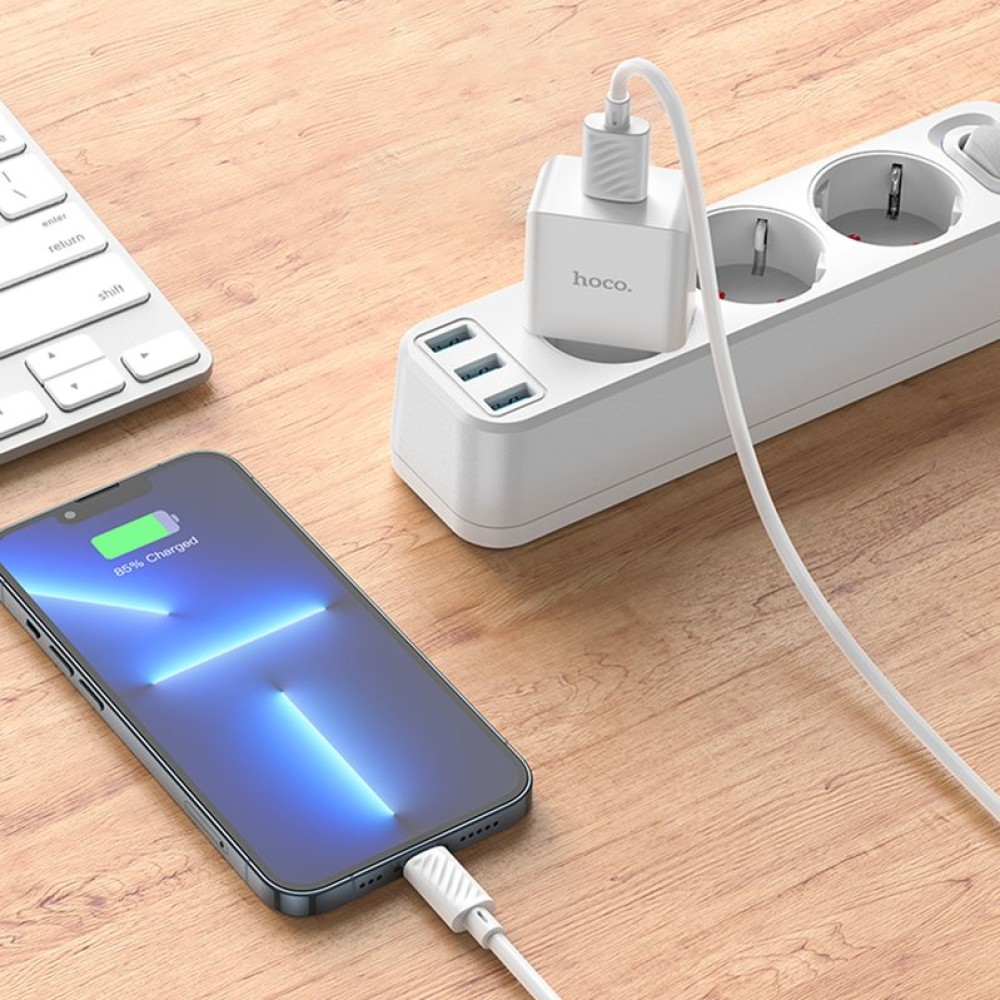 Сетевое зарядное устройство Hoco C106A, 220 В, белый, с кабелем Lightning для Apple, 1 порт, #6931474783899