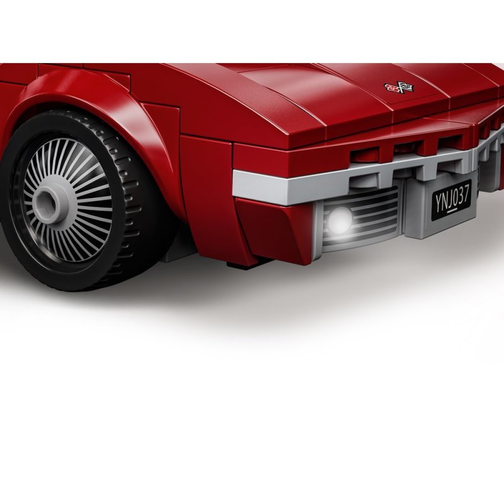Конструктор LEGO Скоростные гонки Chevrolet Corvette 76903