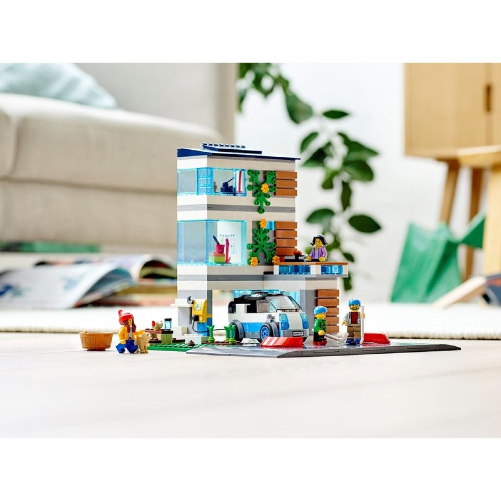 Конструктор LEGO City Современный дом для семьи (60291)