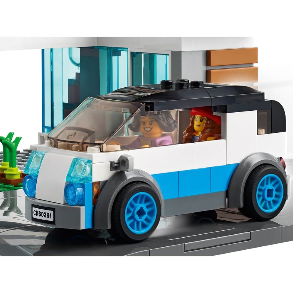 Конструктор LEGO City Современный дом для семьи (60291)