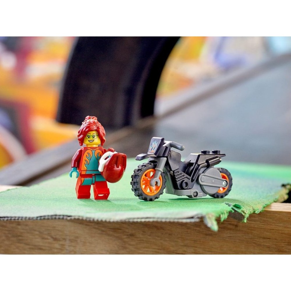 Конструктор LEGO City Огненный каскадерский мотоцикл (60311)