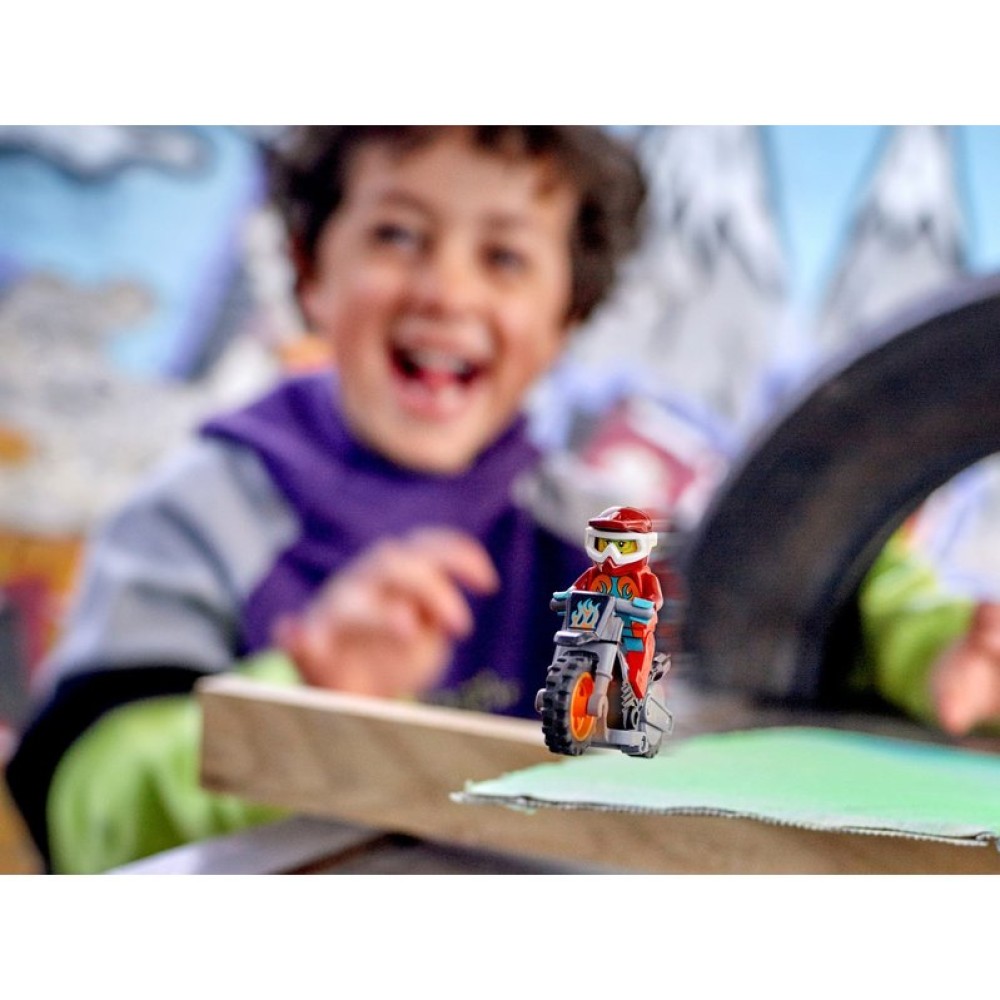 Конструктор LEGO City Огненный каскадерский мотоцикл (60311)
