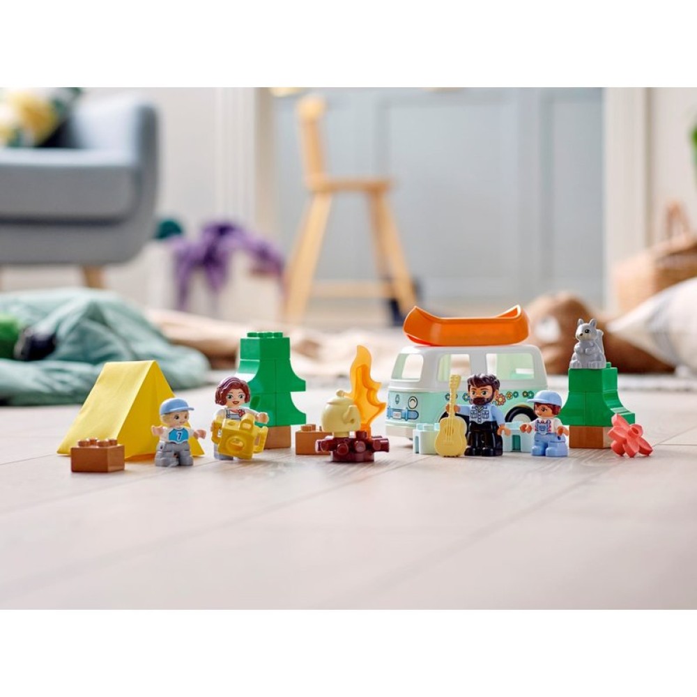 Конструктор LEGO DUPLO Семейное приключение на микроавтобусе 10946