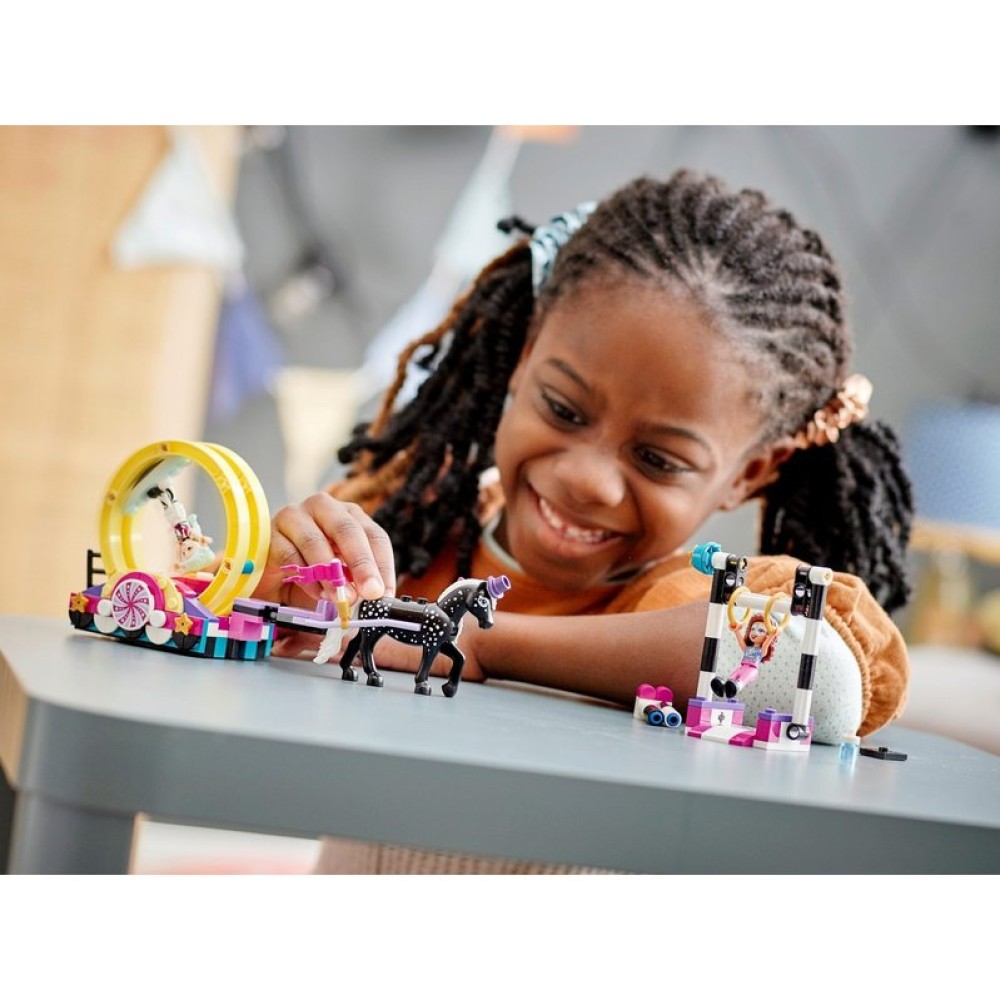 Конструктор LEGO FRIENDS Магічна акробатика 41686