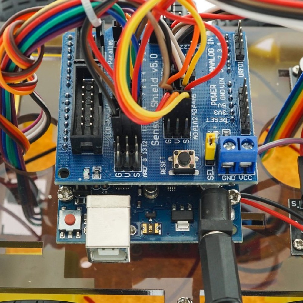 Конструктор Arduino Умная машинка с Bluetooth-управлением + руководство пользователя